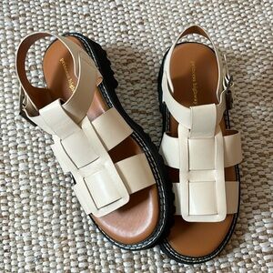 NIB Princess Highway Lug Sole Fisherman Sandals in Cream.